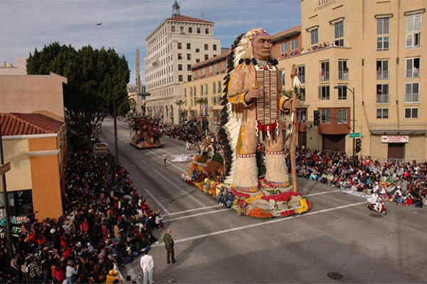 Playhouse Plaza - Rose Parade - 3rd Floor Balcony View